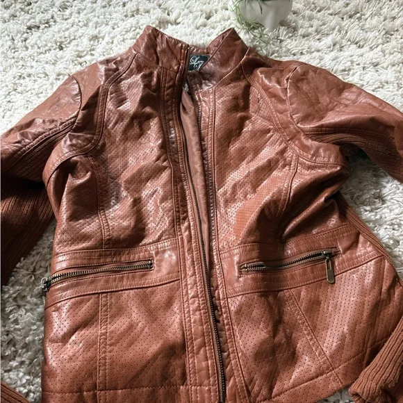 Laura Lane Brown cute fall autumn street minimalist faux leather jacket - Picture 4 of 5
